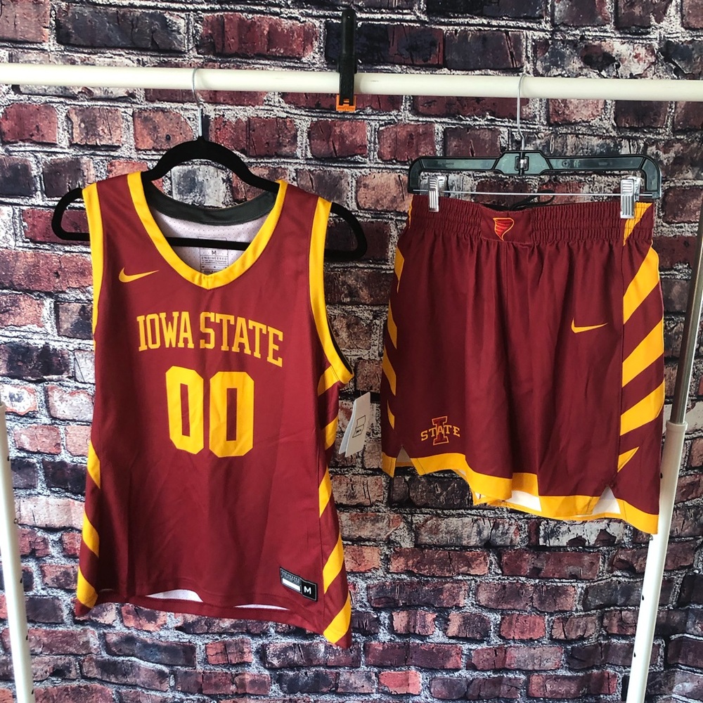 Nike Iowa State Cyclones Women’s Medium Basketball Jersey and Shorts Maroon #00